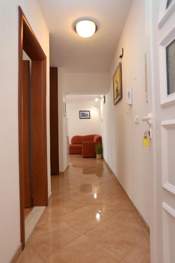 Vila Kuzmanic โตรกีร์ ภายนอก รูปภาพ
