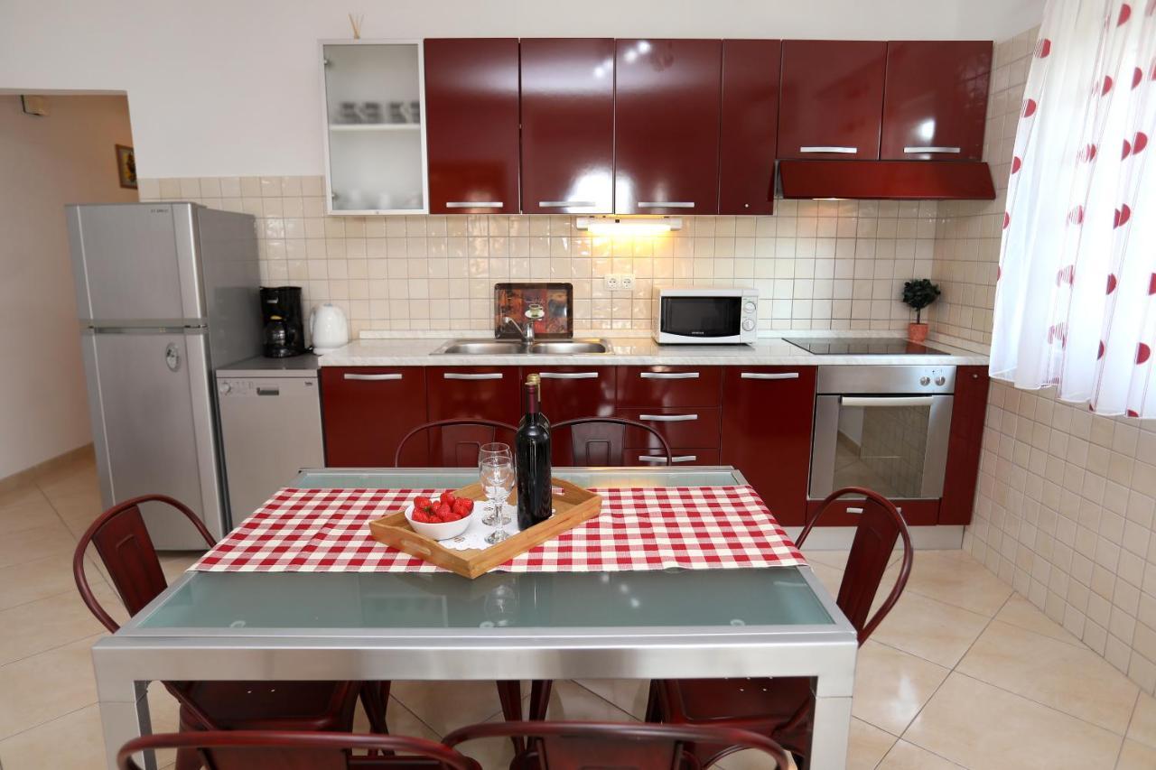 Vila Kuzmanic โตรกีร์ ภายนอก รูปภาพ