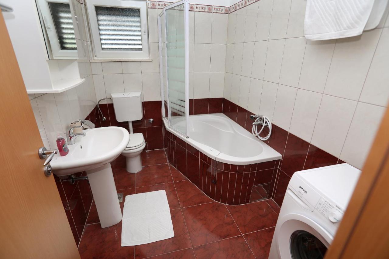 Vila Kuzmanic โตรกีร์ ภายนอก รูปภาพ
